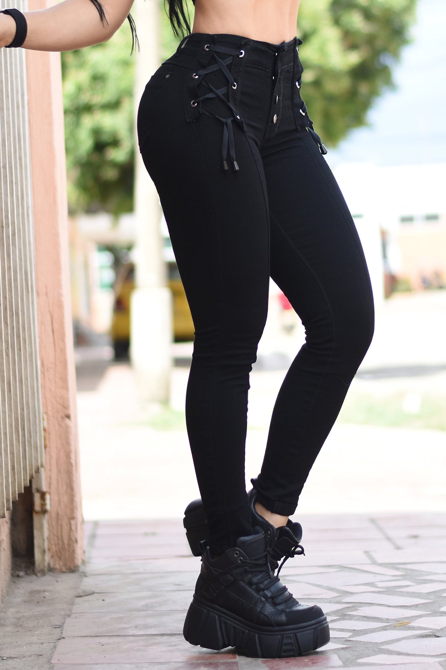 SKINNY NEGRO MOLDEADOR REF. BY-40397