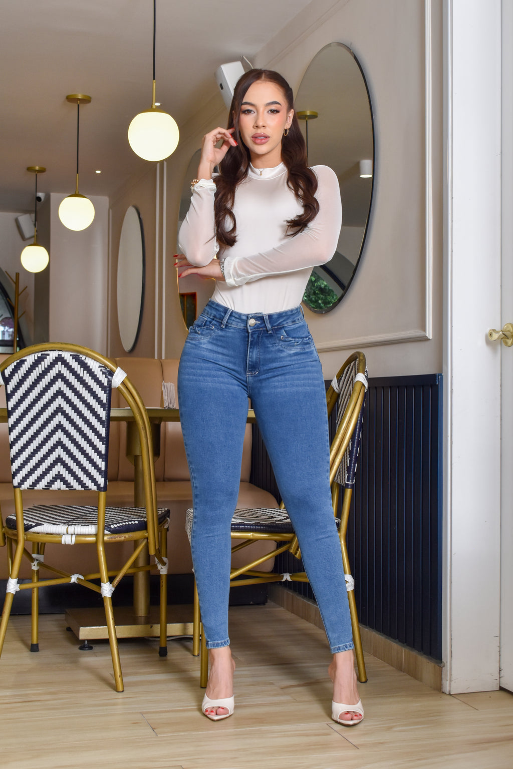 JEANS SKINNY MOLDEADOR REF. BY264005